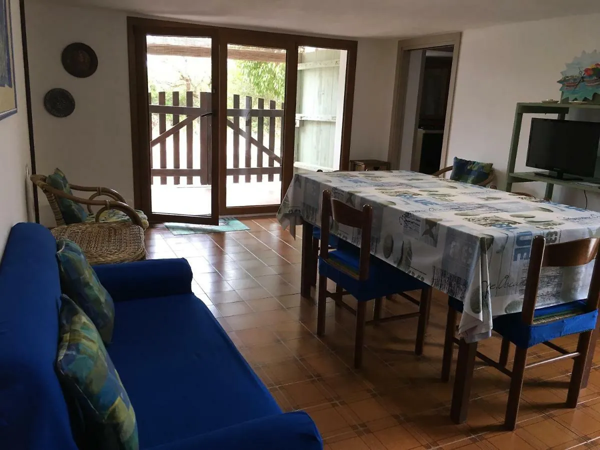 Nyaraló Giuditta Putzu Idu Olaszország
